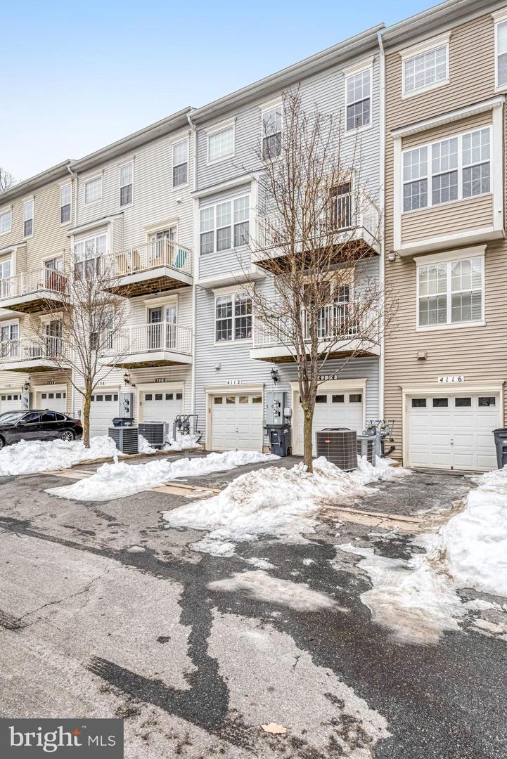 4112 POTOMAC HIGHLANDS CIR, TRIANGLE, Virginia 22172, 3 Bedrooms Bedrooms, ,2 BathroomsBathrooms,Residential,For sale,4112 POTOMAC HIGHLANDS CIR,VAPW2110852 MLS # VAPW2110852 4112 POTOMAC HIGHLANDS CIR, TRIANGLE, Virginia 22172, 3 Bedrooms Bedrooms, ,2 BathroomsBathrooms,Residential,For sale,4112 POTOMAC HIGHLANDS CIR,VAPW2110852 MLS # VAPW2110852