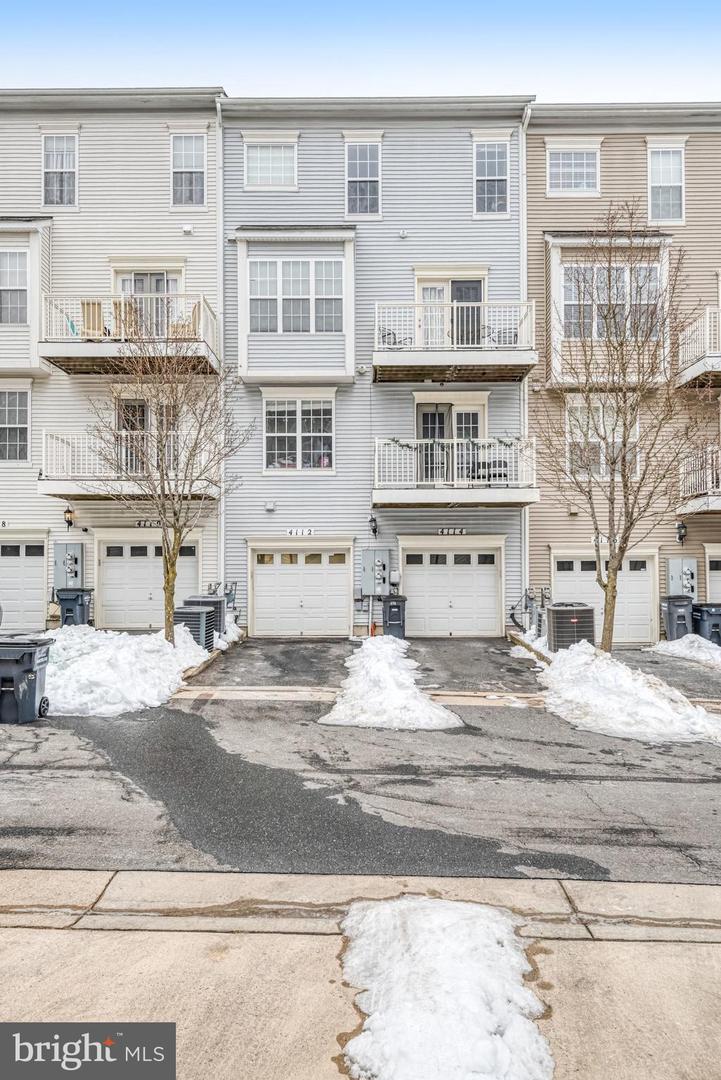 4112 POTOMAC HIGHLANDS CIR, TRIANGLE, Virginia 22172, 3 Bedrooms Bedrooms, ,2 BathroomsBathrooms,Residential,For sale,4112 POTOMAC HIGHLANDS CIR,VAPW2110852 MLS # VAPW2110852 4112 POTOMAC HIGHLANDS CIR, TRIANGLE, Virginia 22172, 3 Bedrooms Bedrooms, ,2 BathroomsBathrooms,Residential,For sale,4112 POTOMAC HIGHLANDS CIR,VAPW2110852 MLS # VAPW2110852