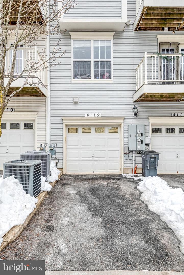 4112 POTOMAC HIGHLANDS CIR, TRIANGLE, Virginia 22172, 3 Bedrooms Bedrooms, ,2 BathroomsBathrooms,Residential,For sale,4112 POTOMAC HIGHLANDS CIR,VAPW2110852 MLS # VAPW2110852 4112 POTOMAC HIGHLANDS CIR, TRIANGLE, Virginia 22172, 3 Bedrooms Bedrooms, ,2 BathroomsBathrooms,Residential,For sale,4112 POTOMAC HIGHLANDS CIR,VAPW2110852 MLS # VAPW2110852