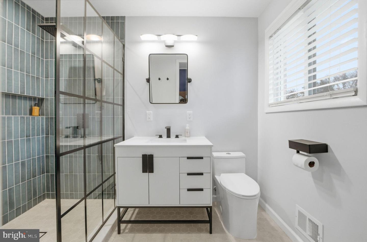 5955 EDGEWOOD LN, ALEXANDRIA, Virginia 22310, 5 Bedrooms Bedrooms, 9 Rooms Rooms,4 BathroomsBathrooms,Residential,For sale,5955 EDGEWOOD LN,VAFX2286872 MLS # VAFX2286872 5955 EDGEWOOD LN, ALEXANDRIA, Virginia 22310, 5 Bedrooms Bedrooms, 9 Rooms Rooms,4 BathroomsBathrooms,Residential,For sale,5955 EDGEWOOD LN,VAFX2286872 MLS # VAFX2286872