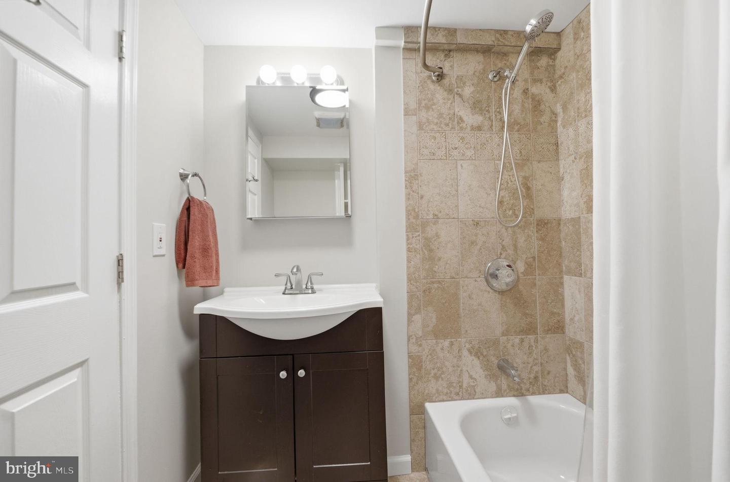 5955 EDGEWOOD LN, ALEXANDRIA, Virginia 22310, 5 Bedrooms Bedrooms, 9 Rooms Rooms,4 BathroomsBathrooms,Residential,For sale,5955 EDGEWOOD LN,VAFX2286872 MLS # VAFX2286872 5955 EDGEWOOD LN, ALEXANDRIA, Virginia 22310, 5 Bedrooms Bedrooms, 9 Rooms Rooms,4 BathroomsBathrooms,Residential,For sale,5955 EDGEWOOD LN,VAFX2286872 MLS # VAFX2286872