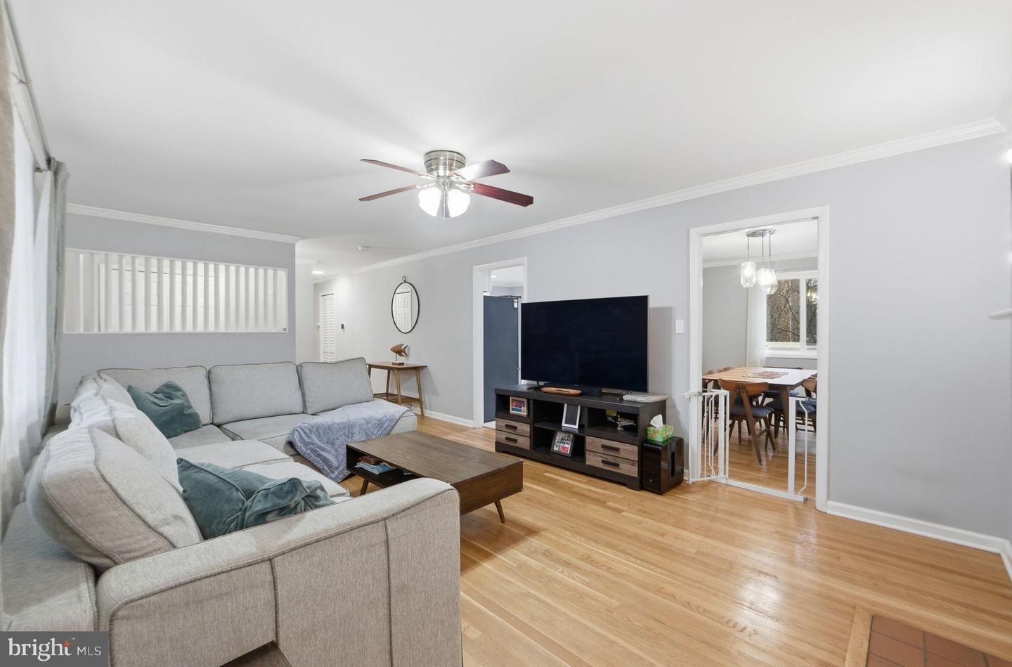 5955 EDGEWOOD LN, ALEXANDRIA, Virginia 22310, 5 Bedrooms Bedrooms, 9 Rooms Rooms,4 BathroomsBathrooms,Residential,For sale,5955 EDGEWOOD LN,VAFX2286872 MLS # VAFX2286872 5955 EDGEWOOD LN, ALEXANDRIA, Virginia 22310, 5 Bedrooms Bedrooms, 9 Rooms Rooms,4 BathroomsBathrooms,Residential,For sale,5955 EDGEWOOD LN,VAFX2286872 MLS # VAFX2286872