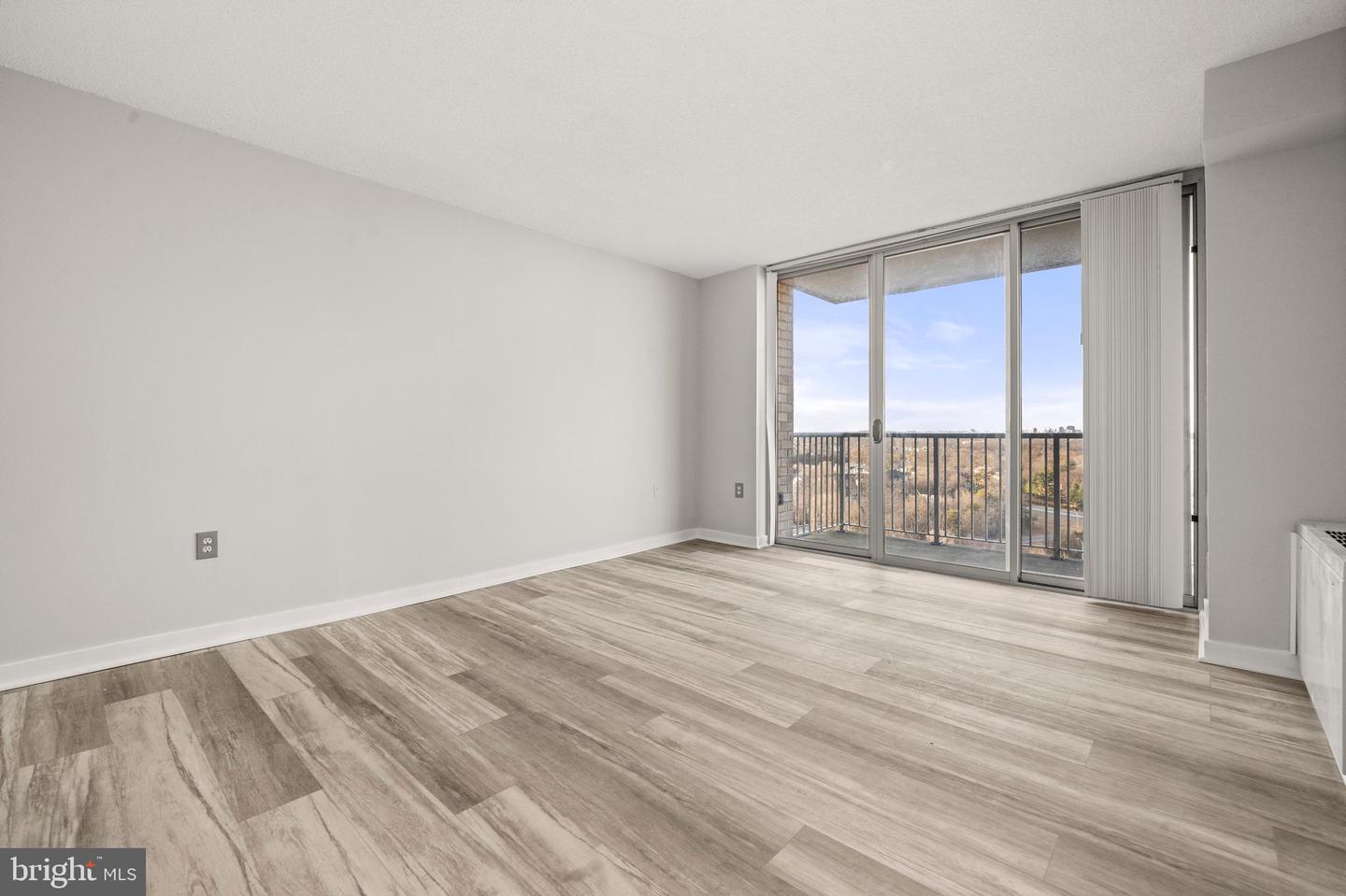 2500 N VAN DORN ST N #1409, ALEXANDRIA, Virginia 22302, 1 Bedroom Bedrooms, ,1 BathroomBathrooms,Residential,For sale,2500 N VAN DORN ST N #1409,VAAX2053404 MLS # VAAX2053404