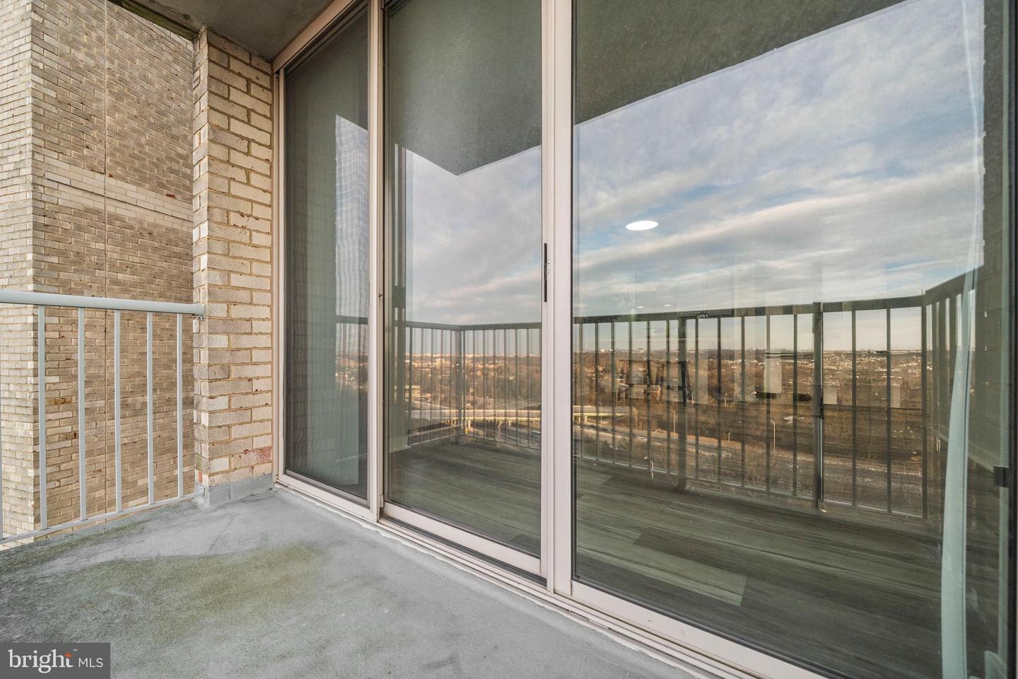 2500 N VAN DORN ST N #1409, ALEXANDRIA, Virginia 22302, 1 Bedroom Bedrooms, ,1 BathroomBathrooms,Residential,For sale,2500 N VAN DORN ST N #1409,VAAX2053404 MLS # VAAX2053404