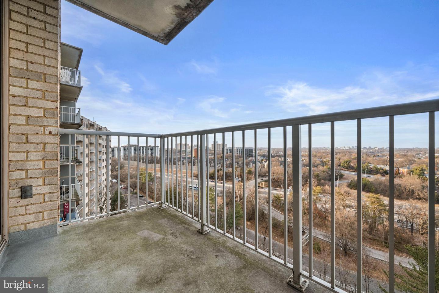 2500 N VAN DORN ST N #1409, ALEXANDRIA, Virginia 22302, 1 Bedroom Bedrooms, ,1 BathroomBathrooms,Residential,For sale,2500 N VAN DORN ST N #1409,VAAX2053404 MLS # VAAX2053404