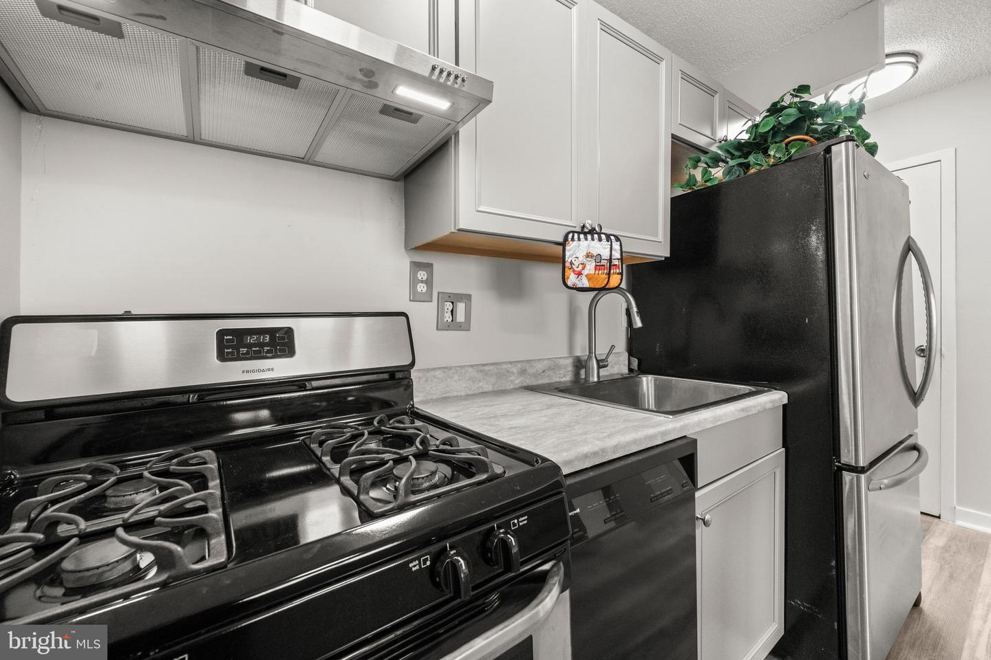 2500 N VAN DORN ST N #1409, ALEXANDRIA, Virginia 22302, 1 Bedroom Bedrooms, ,1 BathroomBathrooms,Residential,For sale,2500 N VAN DORN ST N #1409,VAAX2053404 MLS # VAAX2053404