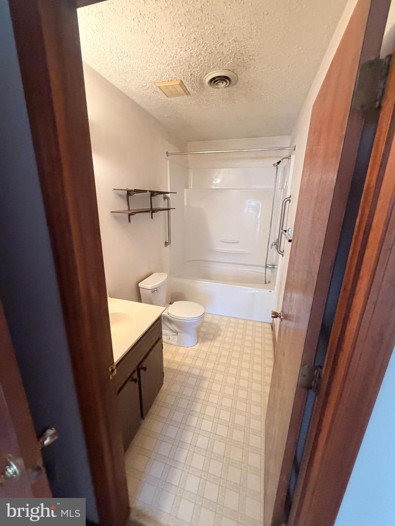 2134 HARPOON DR, STAFFORD, Virginia 22554, 4 Bedrooms Bedrooms, 7 Rooms Rooms,2 BathroomsBathrooms,Residential,For sale,2134 HARPOON DR,VAST2045424 MLS # VAST2045424