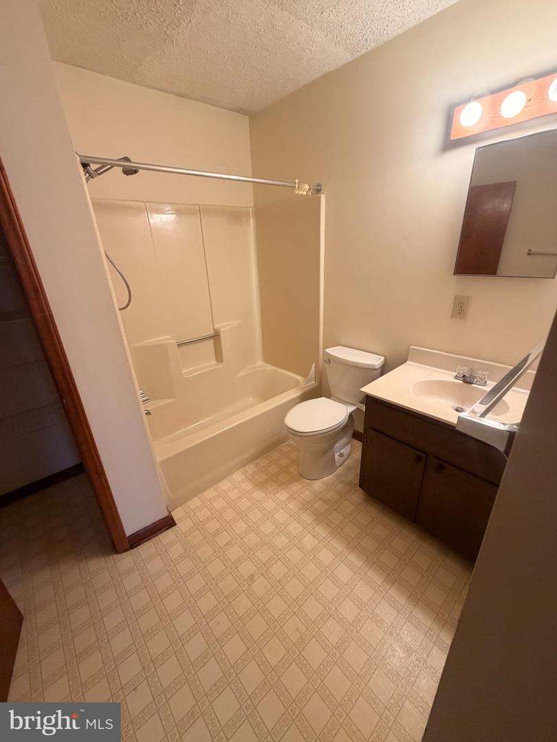 2134 HARPOON DR, STAFFORD, Virginia 22554, 4 Bedrooms Bedrooms, 7 Rooms Rooms,2 BathroomsBathrooms,Residential,For sale,2134 HARPOON DR,VAST2045424 MLS # VAST2045424