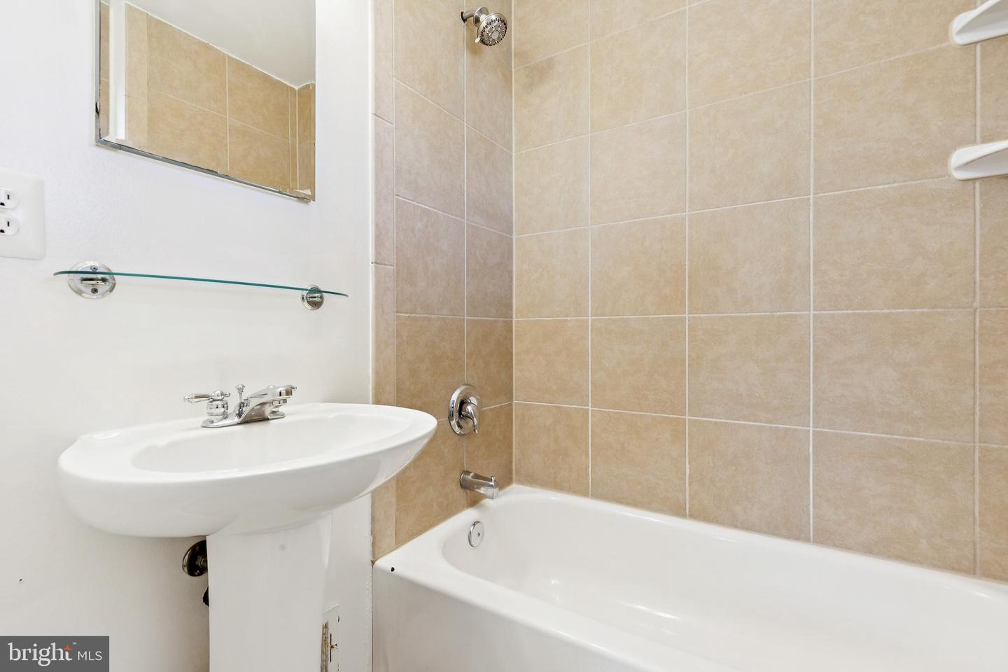 13513 FITZHUGH LN, WOODBRIDGE, Virginia 22191, 3 Bedrooms Bedrooms, ,2 BathroomsBathrooms,Residential,For sale,13513 FITZHUGH LN,VAPW2111014 MLS # VAPW2111014