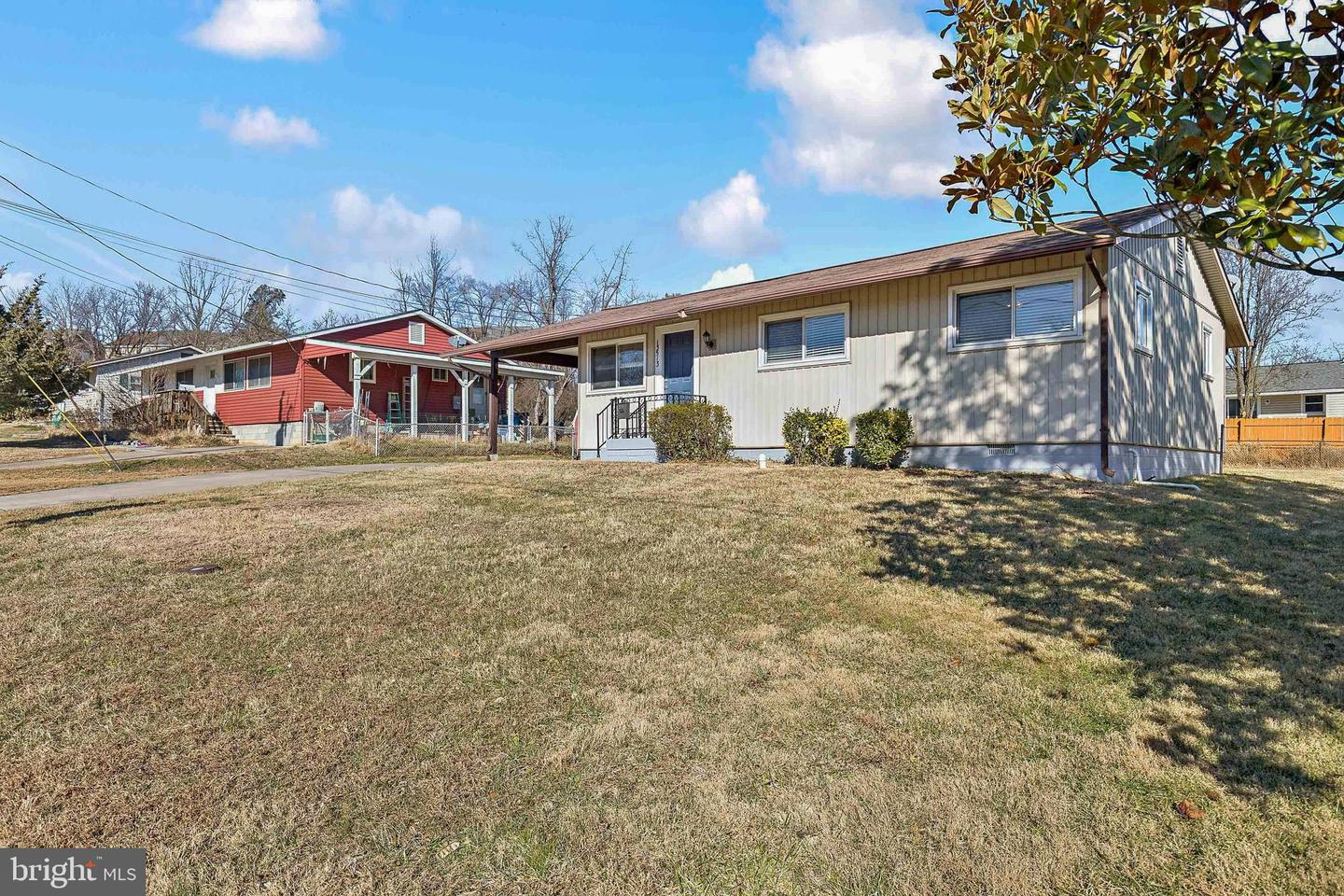 13513 FITZHUGH LN, WOODBRIDGE, Virginia 22191, 3 Bedrooms Bedrooms, ,2 BathroomsBathrooms,Residential,For sale,13513 FITZHUGH LN,VAPW2111014 MLS # VAPW2111014