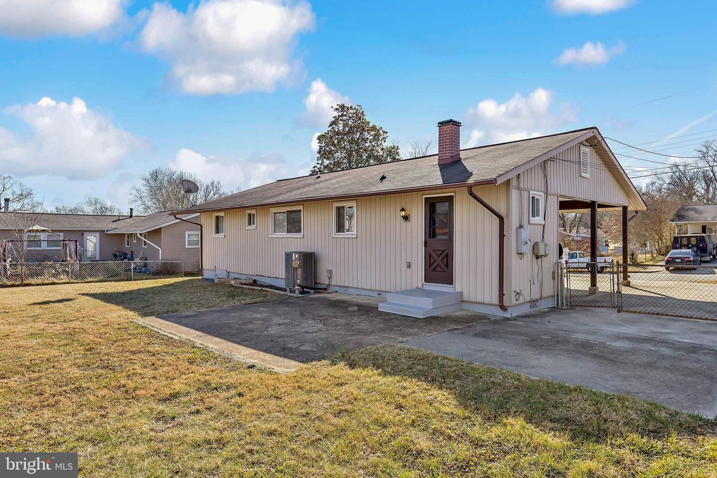 13513 FITZHUGH LN, WOODBRIDGE, Virginia 22191, 3 Bedrooms Bedrooms, ,2 BathroomsBathrooms,Residential,For sale,13513 FITZHUGH LN,VAPW2111014 MLS # VAPW2111014