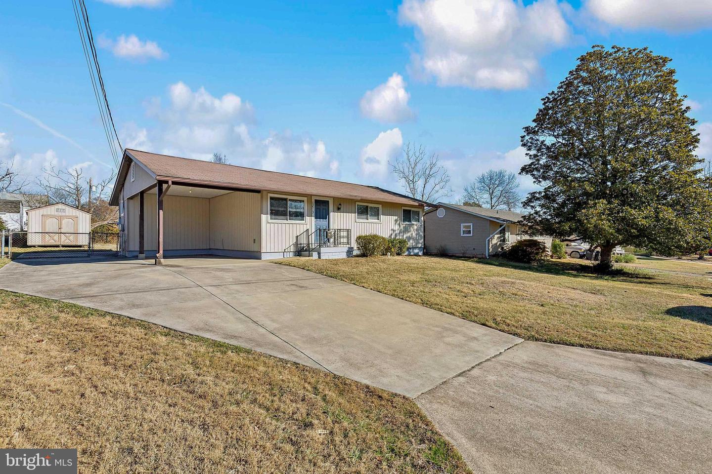 13513 FITZHUGH LN, WOODBRIDGE, Virginia 22191, 3 Bedrooms Bedrooms, ,2 BathroomsBathrooms,Residential,For sale,13513 FITZHUGH LN,VAPW2111014 MLS # VAPW2111014