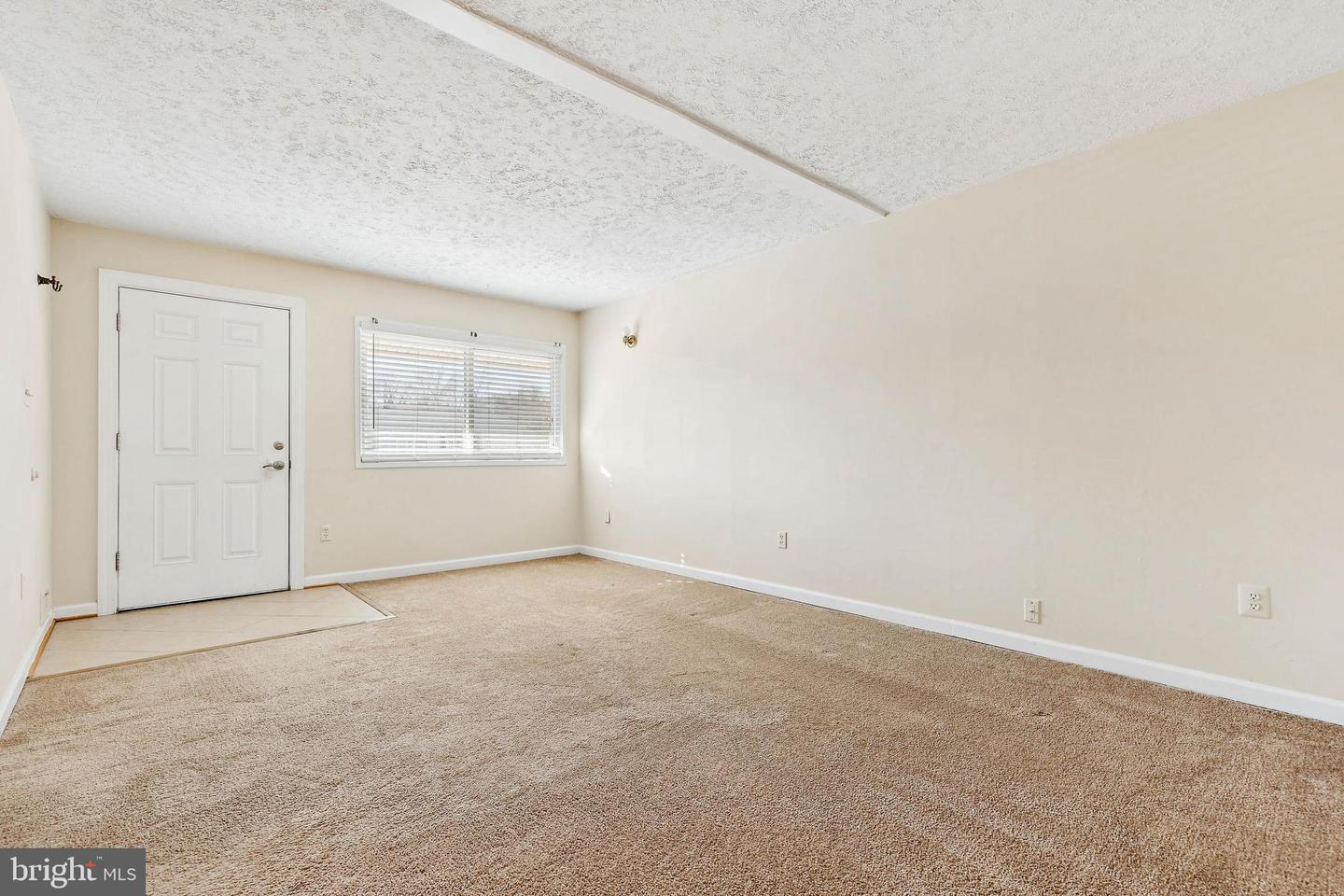 13513 FITZHUGH LN, WOODBRIDGE, Virginia 22191, 3 Bedrooms Bedrooms, ,2 BathroomsBathrooms,Residential,For sale,13513 FITZHUGH LN,VAPW2111014 MLS # VAPW2111014