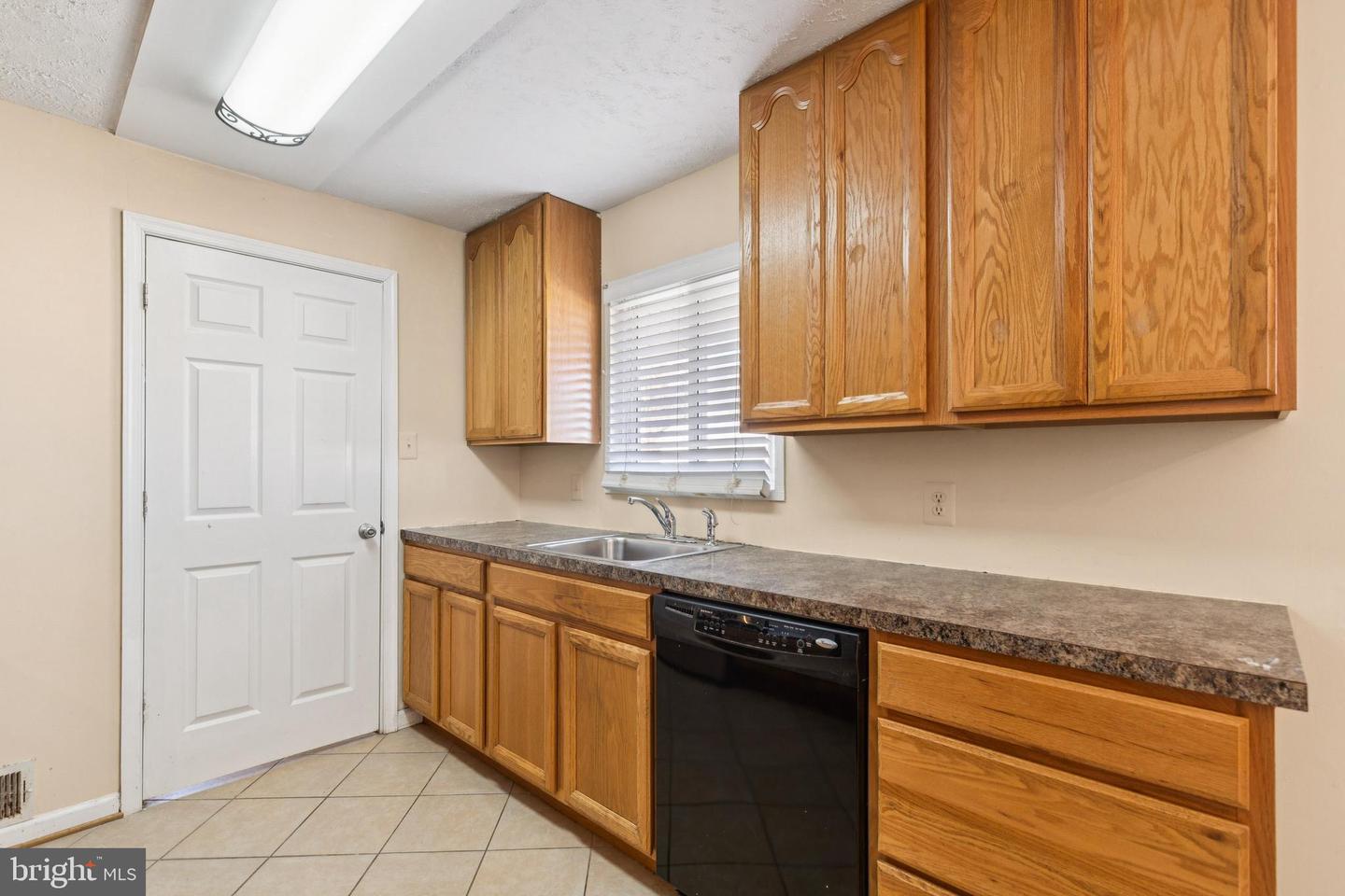 13513 FITZHUGH LN, WOODBRIDGE, Virginia 22191, 3 Bedrooms Bedrooms, ,2 BathroomsBathrooms,Residential,For sale,13513 FITZHUGH LN,VAPW2111014 MLS # VAPW2111014