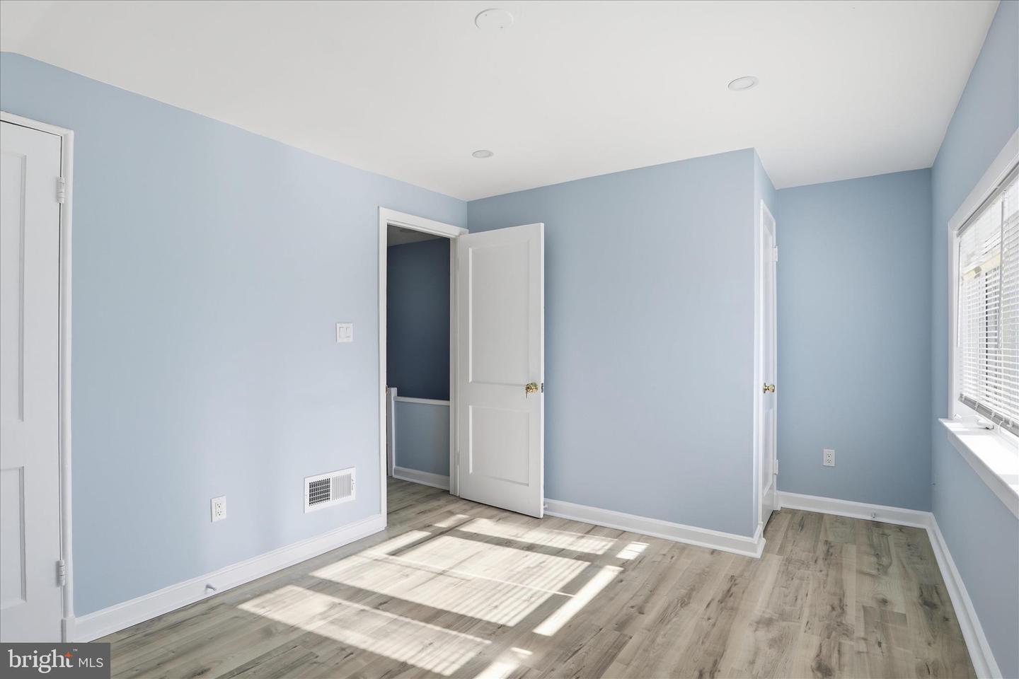 5415 8TH ST S, ARLINGTON, Virginia 22204, 2 Bedrooms Bedrooms, ,1 BathroomBathrooms,Residential,For sale,5415 8TH ST S,VAAR2068024 MLS # VAAR2068024