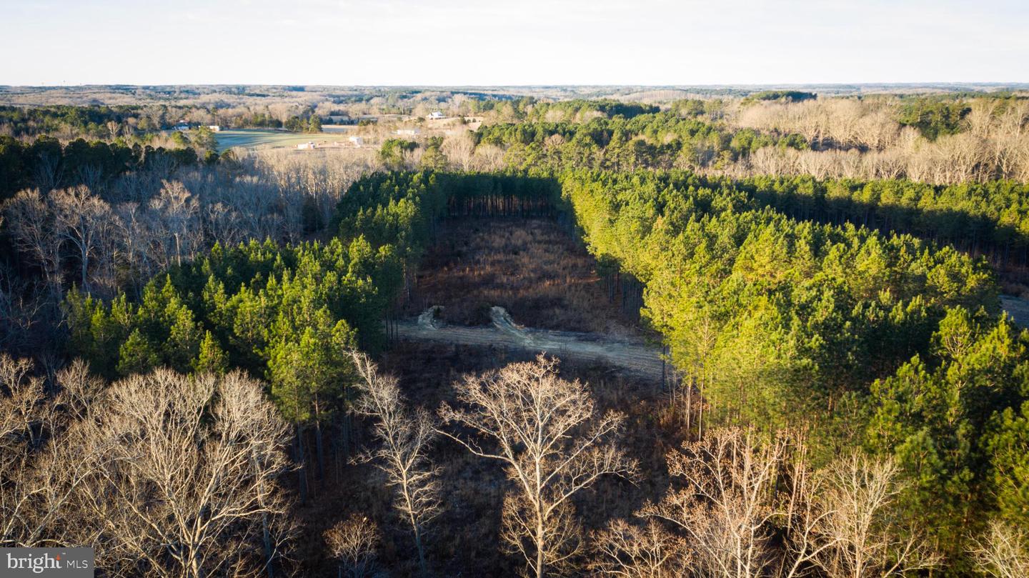 1052 S HILL RD, BRODNAX, Virginia 23920, 3 Bedrooms Bedrooms, 5 Rooms Rooms,2 BathroomsBathrooms,Residential,For sale,1052 S HILL RD,VALB2000070 MLS # VALB2000070