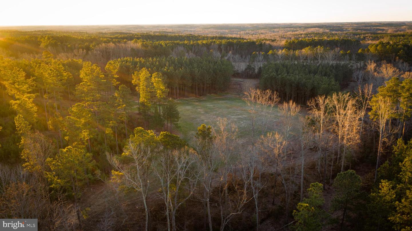 1052 S HILL RD, BRODNAX, Virginia 23920, 3 Bedrooms Bedrooms, 5 Rooms Rooms,2 BathroomsBathrooms,Residential,For sale,1052 S HILL RD,VALB2000070 MLS # VALB2000070