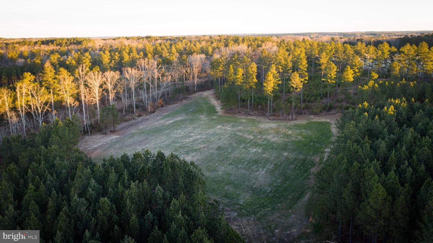 1052 S HILL RD, BRODNAX, Virginia 23920, 3 Bedrooms Bedrooms, 5 Rooms Rooms,2 BathroomsBathrooms,Residential,For sale,1052 S HILL RD,VALB2000070 MLS # VALB2000070