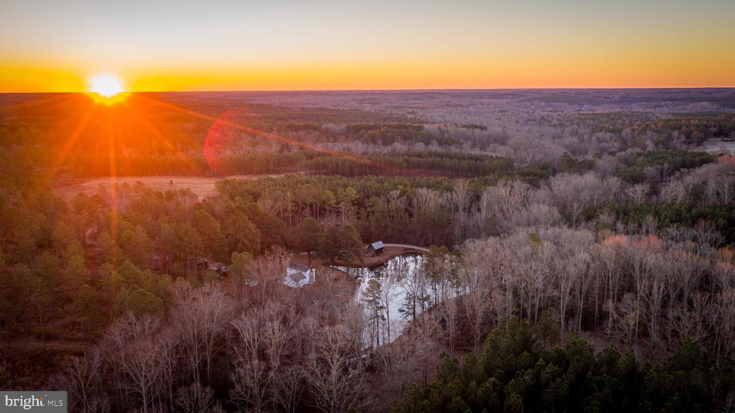 1052 S HILL RD, BRODNAX, Virginia 23920, 3 Bedrooms Bedrooms, 5 Rooms Rooms,2 BathroomsBathrooms,Residential,For sale,1052 S HILL RD,VALB2000070 MLS # VALB2000070