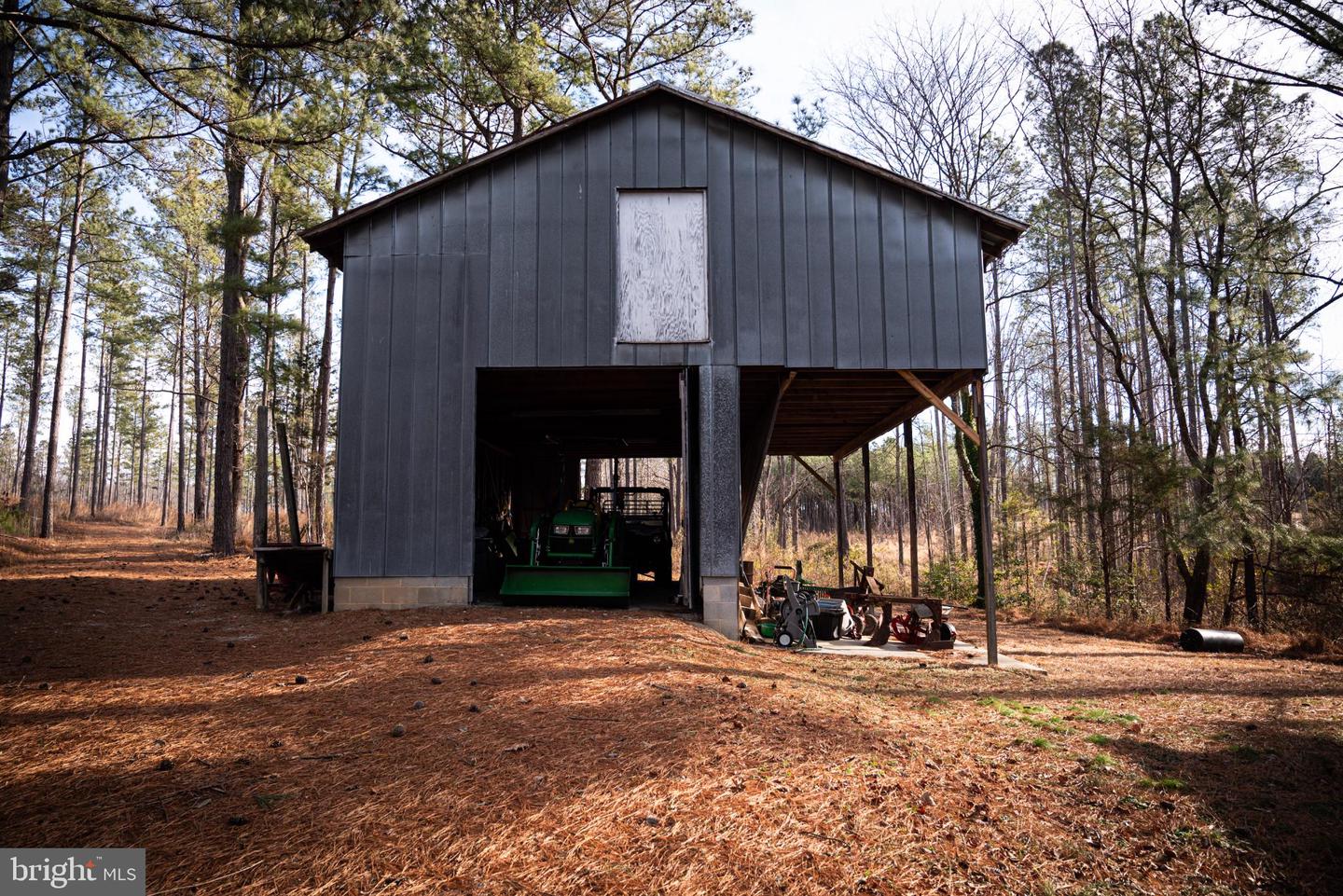 1052 S HILL RD, BRODNAX, Virginia 23920, 3 Bedrooms Bedrooms, 5 Rooms Rooms,2 BathroomsBathrooms,Residential,For sale,1052 S HILL RD,VALB2000070 MLS # VALB2000070