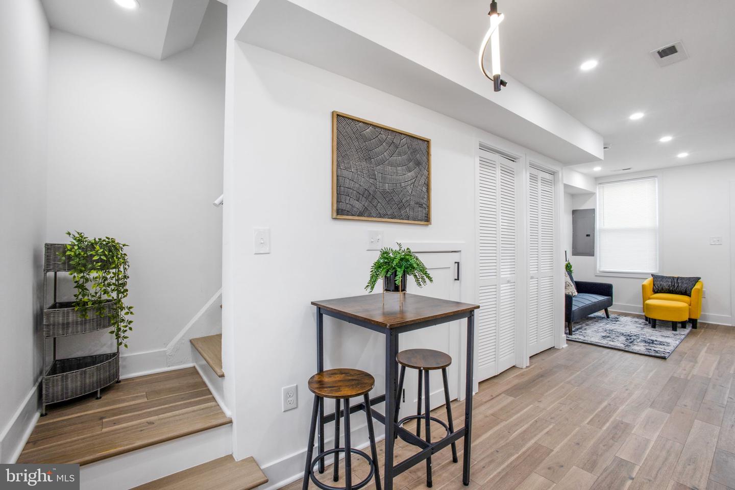 702 19TH ST NE, WASHINGTON, District Of Columbia 20002, 2 Bedrooms Bedrooms, ,1 BathroomBathrooms,Residential,For sale,702 19TH ST NE,DCDC2242916 MLS # DCDC2242916