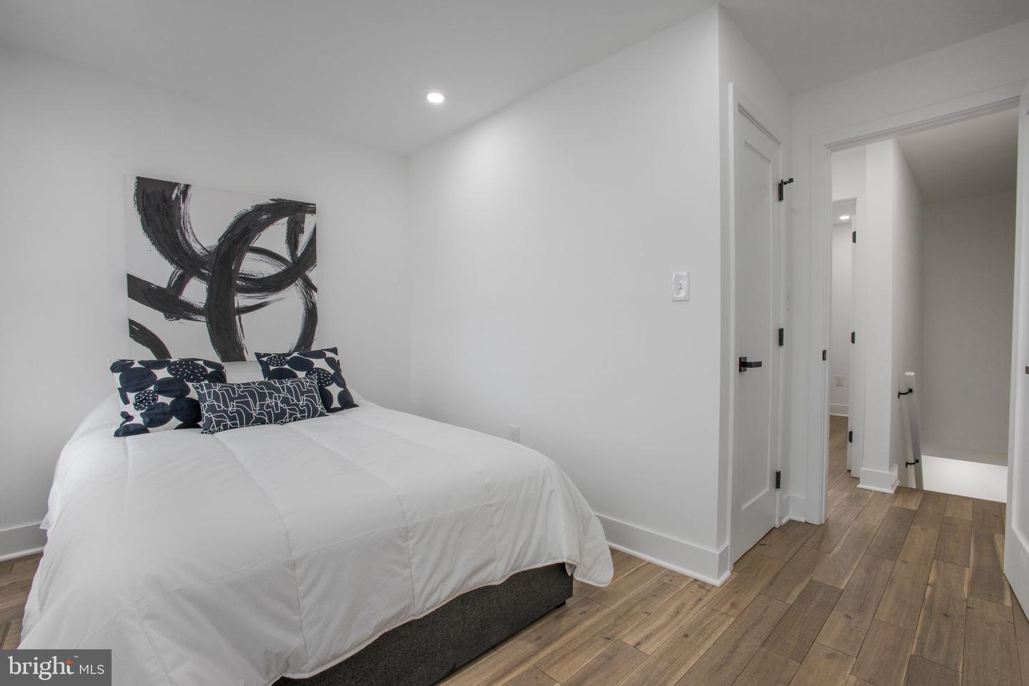 702 19TH ST NE, WASHINGTON, District Of Columbia 20002, 2 Bedrooms Bedrooms, ,1 BathroomBathrooms,Residential,For sale,702 19TH ST NE,DCDC2242916 MLS # DCDC2242916