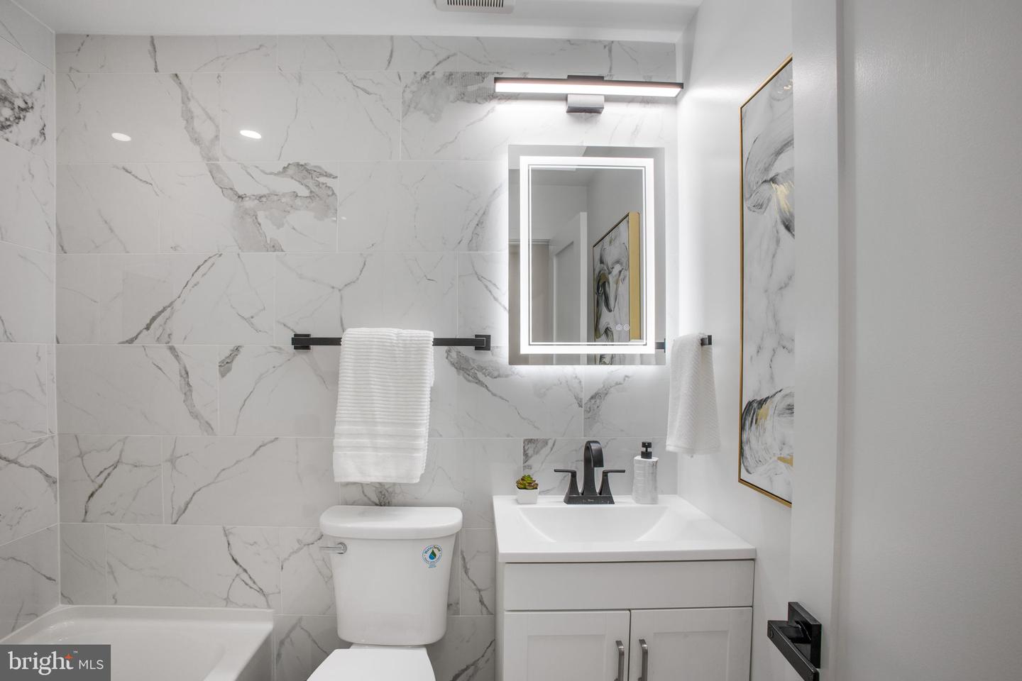 702 19TH ST NE, WASHINGTON, District Of Columbia 20002, 2 Bedrooms Bedrooms, ,1 BathroomBathrooms,Residential,For sale,702 19TH ST NE,DCDC2242916 MLS # DCDC2242916