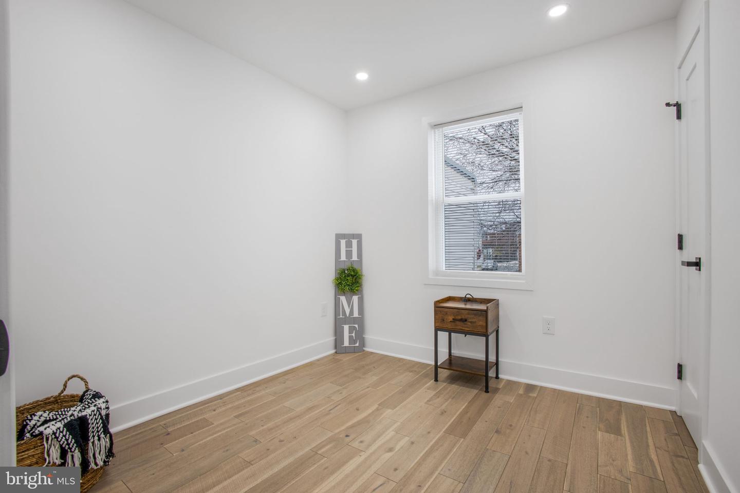 702 19TH ST NE, WASHINGTON, District Of Columbia 20002, 2 Bedrooms Bedrooms, ,1 BathroomBathrooms,Residential,For sale,702 19TH ST NE,DCDC2242916 MLS # DCDC2242916