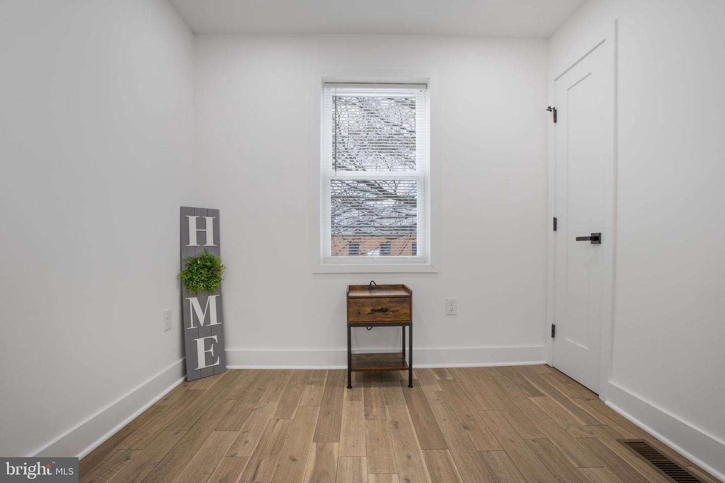 702 19TH ST NE, WASHINGTON, District Of Columbia 20002, 2 Bedrooms Bedrooms, ,1 BathroomBathrooms,Residential,For sale,702 19TH ST NE,DCDC2242916 MLS # DCDC2242916