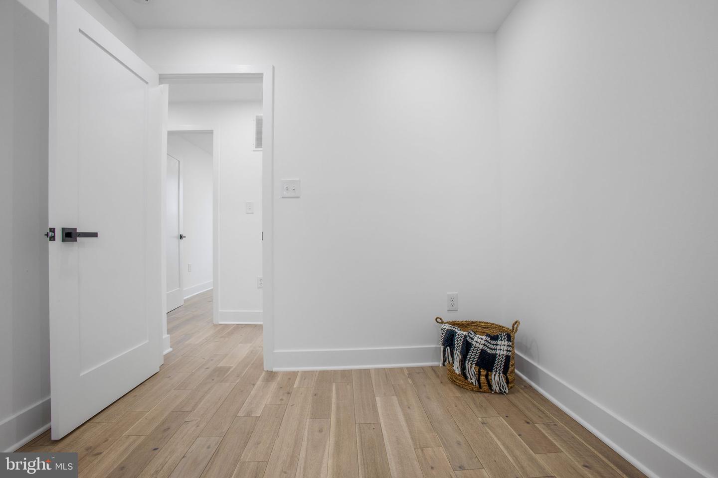 702 19TH ST NE, WASHINGTON, District Of Columbia 20002, 2 Bedrooms Bedrooms, ,1 BathroomBathrooms,Residential,For sale,702 19TH ST NE,DCDC2242916 MLS # DCDC2242916