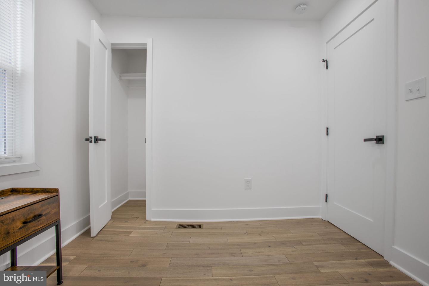 702 19TH ST NE, WASHINGTON, District Of Columbia 20002, 2 Bedrooms Bedrooms, ,1 BathroomBathrooms,Residential,For sale,702 19TH ST NE,DCDC2242916 MLS # DCDC2242916