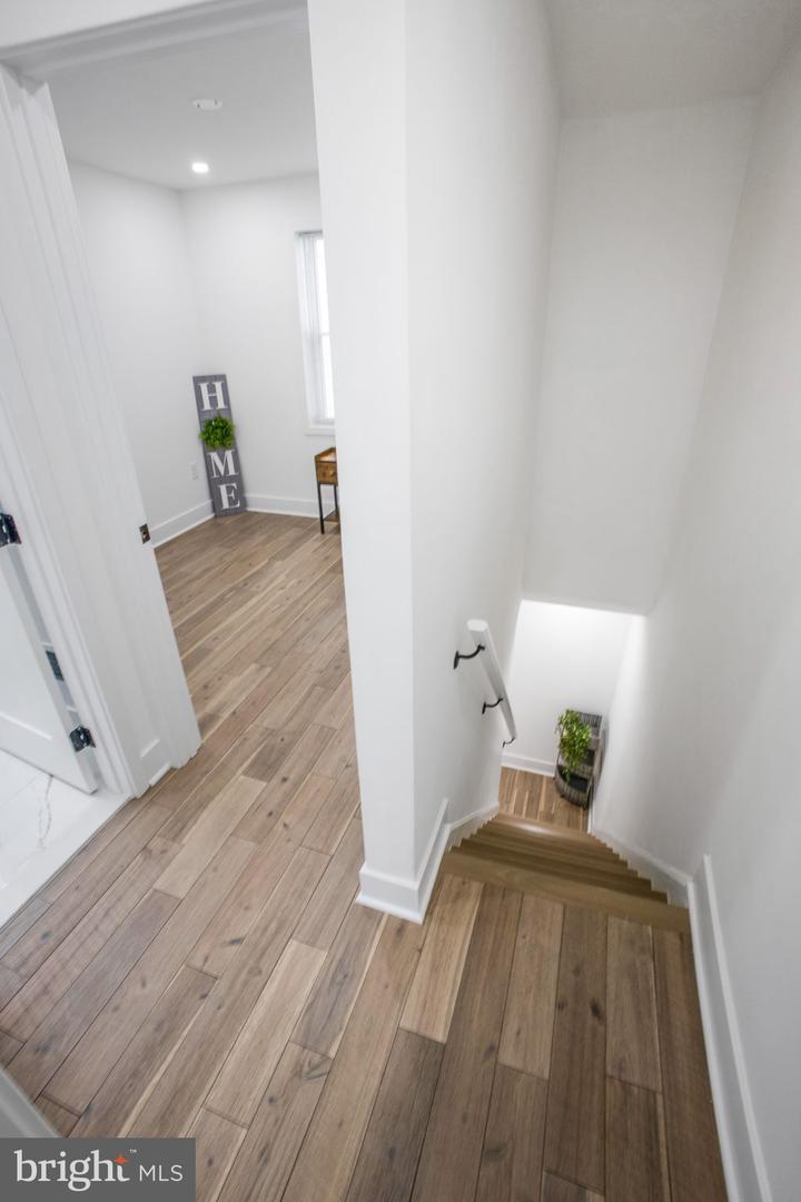 702 19TH ST NE, WASHINGTON, District Of Columbia 20002, 2 Bedrooms Bedrooms, ,1 BathroomBathrooms,Residential,For sale,702 19TH ST NE,DCDC2242916 MLS # DCDC2242916