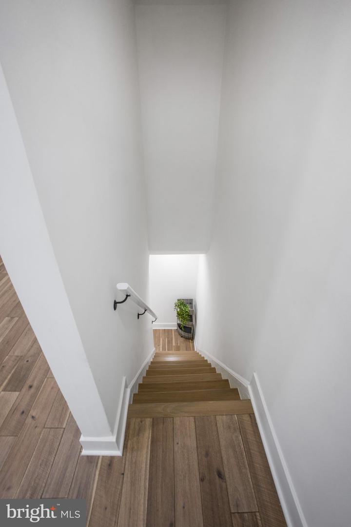 702 19TH ST NE, WASHINGTON, District Of Columbia 20002, 2 Bedrooms Bedrooms, ,1 BathroomBathrooms,Residential,For sale,702 19TH ST NE,DCDC2242916 MLS # DCDC2242916