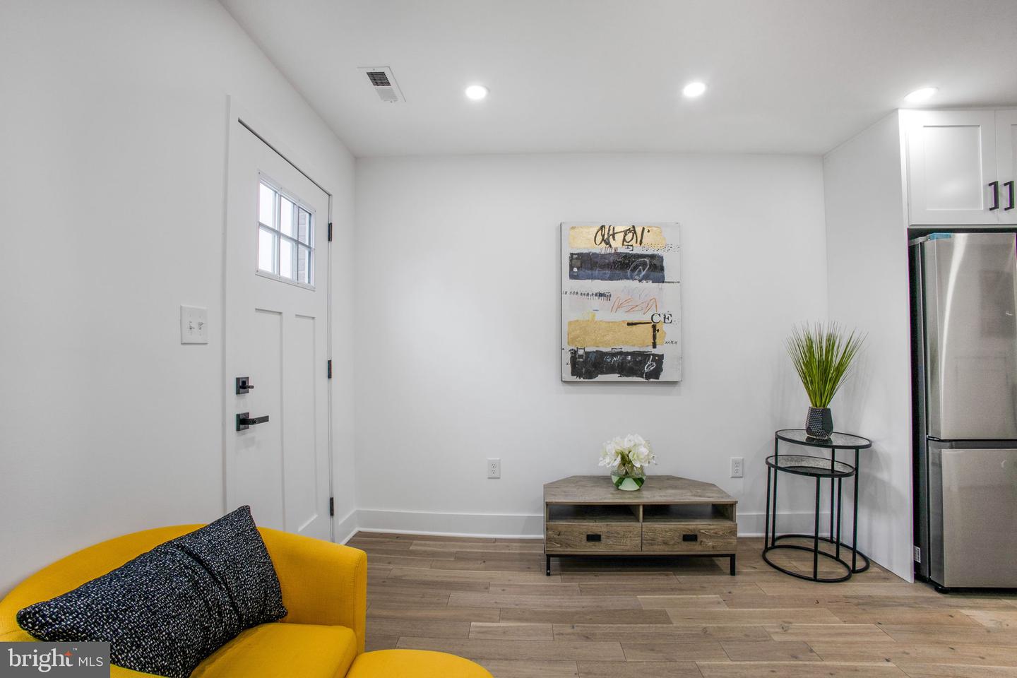 702 19TH ST NE, WASHINGTON, District Of Columbia 20002, 2 Bedrooms Bedrooms, ,1 BathroomBathrooms,Residential,For sale,702 19TH ST NE,DCDC2242916 MLS # DCDC2242916