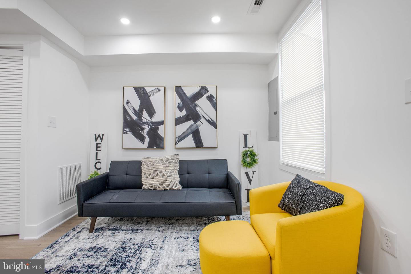 702 19TH ST NE, WASHINGTON, District Of Columbia 20002, 2 Bedrooms Bedrooms, ,1 BathroomBathrooms,Residential,For sale,702 19TH ST NE,DCDC2242916 MLS # DCDC2242916