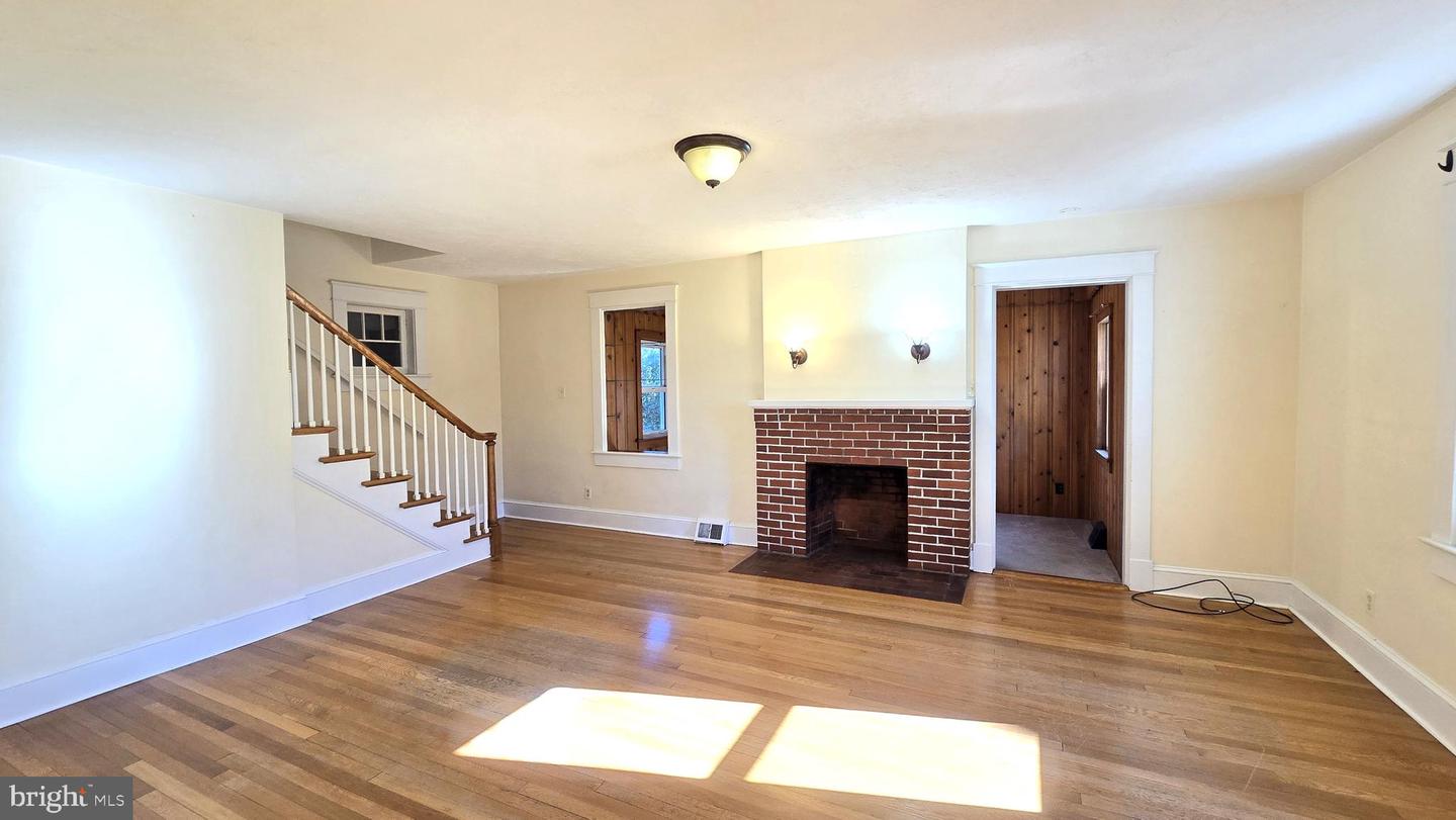 712 FREDERICK AVE, WINCHESTER, Virginia 22601, 3 Bedrooms Bedrooms, ,2 BathroomsBathrooms,Residential,For sale,712 FREDERICK AVE,VAWI2009832 MLS # VAWI2009832