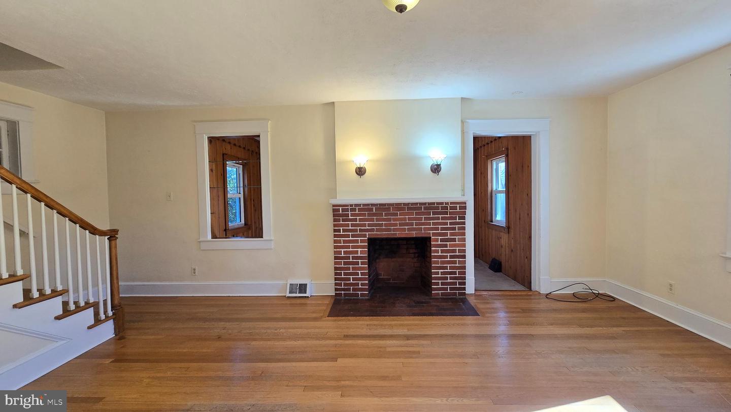 712 FREDERICK AVE, WINCHESTER, Virginia 22601, 3 Bedrooms Bedrooms, ,2 BathroomsBathrooms,Residential,For sale,712 FREDERICK AVE,VAWI2009832 MLS # VAWI2009832