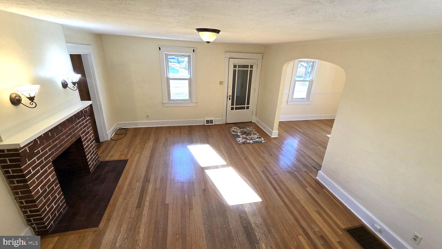 712 FREDERICK AVE, WINCHESTER, Virginia 22601, 3 Bedrooms Bedrooms, ,2 BathroomsBathrooms,Residential,For sale,712 FREDERICK AVE,VAWI2009832 MLS # VAWI2009832