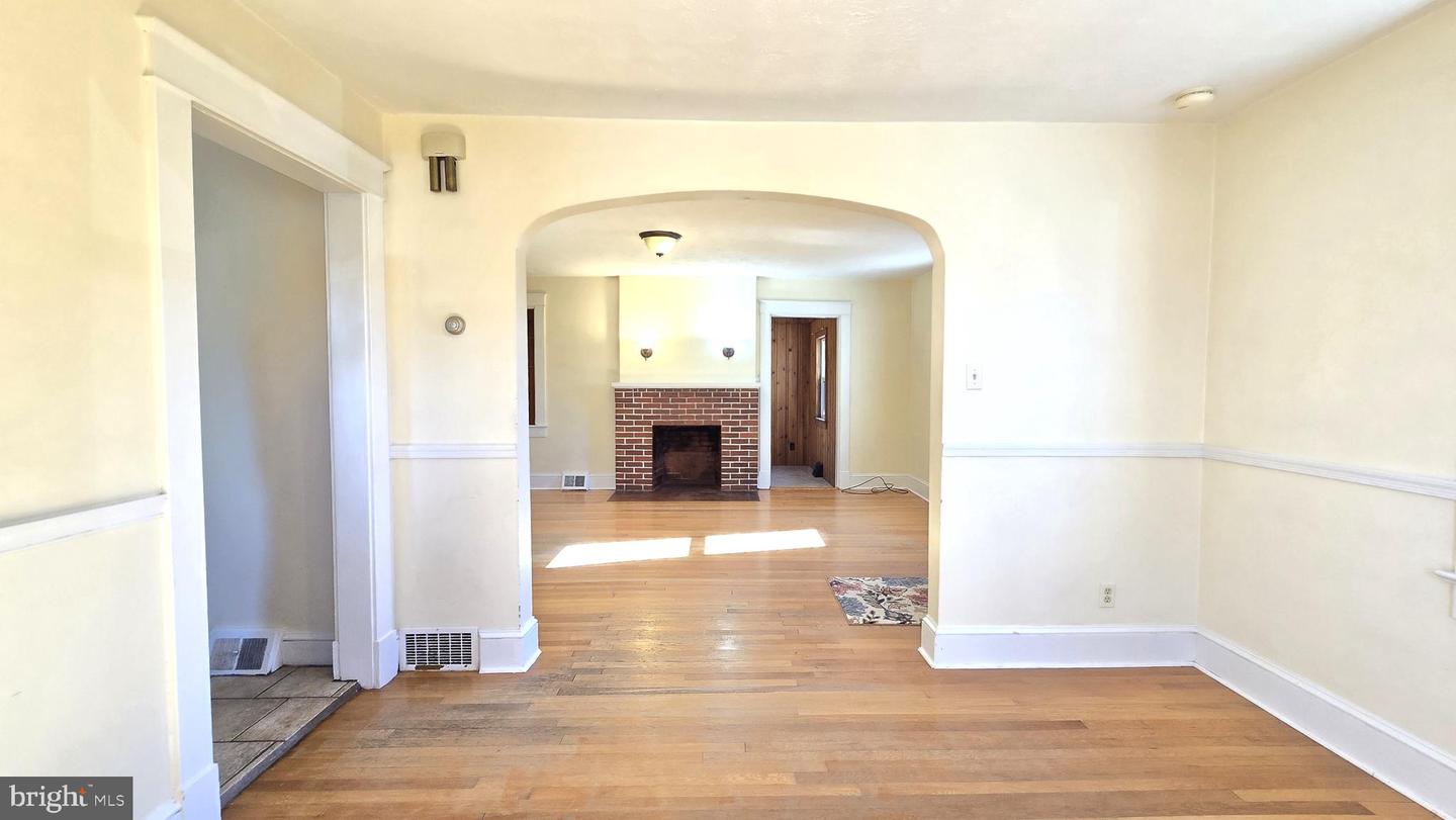 712 FREDERICK AVE, WINCHESTER, Virginia 22601, 3 Bedrooms Bedrooms, ,2 BathroomsBathrooms,Residential,For sale,712 FREDERICK AVE,VAWI2009832 MLS # VAWI2009832