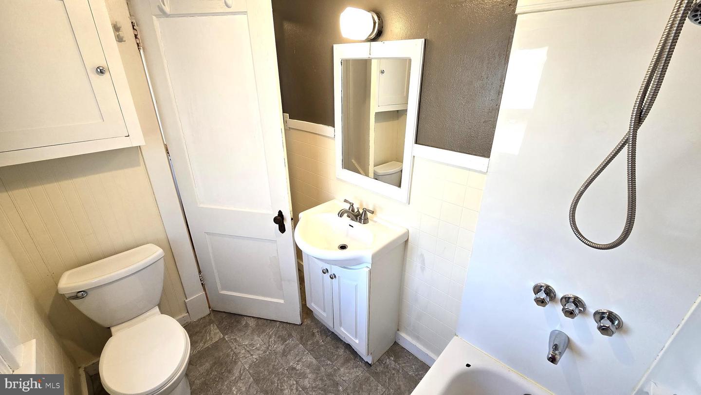 712 FREDERICK AVE, WINCHESTER, Virginia 22601, 3 Bedrooms Bedrooms, ,2 BathroomsBathrooms,Residential,For sale,712 FREDERICK AVE,VAWI2009832 MLS # VAWI2009832