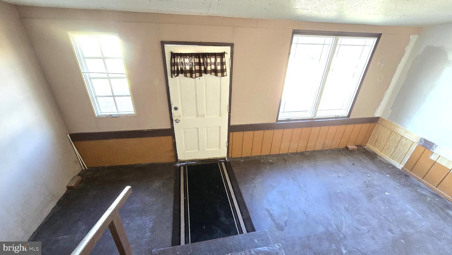 712 FREDERICK AVE, WINCHESTER, Virginia 22601, 3 Bedrooms Bedrooms, ,2 BathroomsBathrooms,Residential,For sale,712 FREDERICK AVE,VAWI2009832 MLS # VAWI2009832