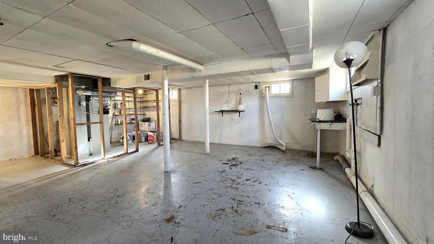 712 FREDERICK AVE, WINCHESTER, Virginia 22601, 3 Bedrooms Bedrooms, ,2 BathroomsBathrooms,Residential,For sale,712 FREDERICK AVE,VAWI2009832 MLS # VAWI2009832