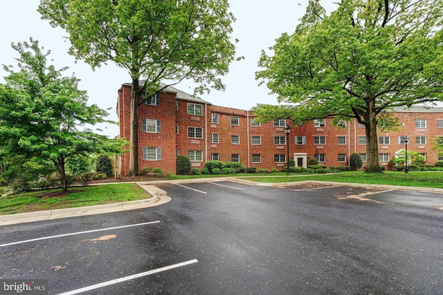 1718 W ABINGDON DR #301, ALEXANDRIA, Virginia 22314, 1 Bedroom Bedrooms, ,1 BathroomBathrooms,Residential,For sale,1718 W ABINGDON DR #301,VAAX2053440 MLS # VAAX2053440