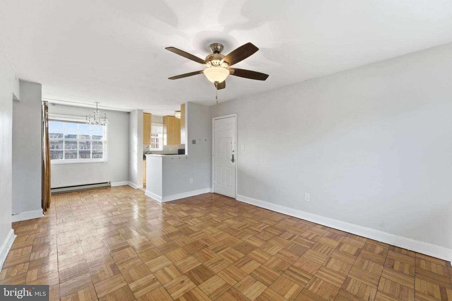 1718 W ABINGDON DR #301, ALEXANDRIA, Virginia 22314, 1 Bedroom Bedrooms, ,1 BathroomBathrooms,Residential,For sale,1718 W ABINGDON DR #301,VAAX2053440 MLS # VAAX2053440