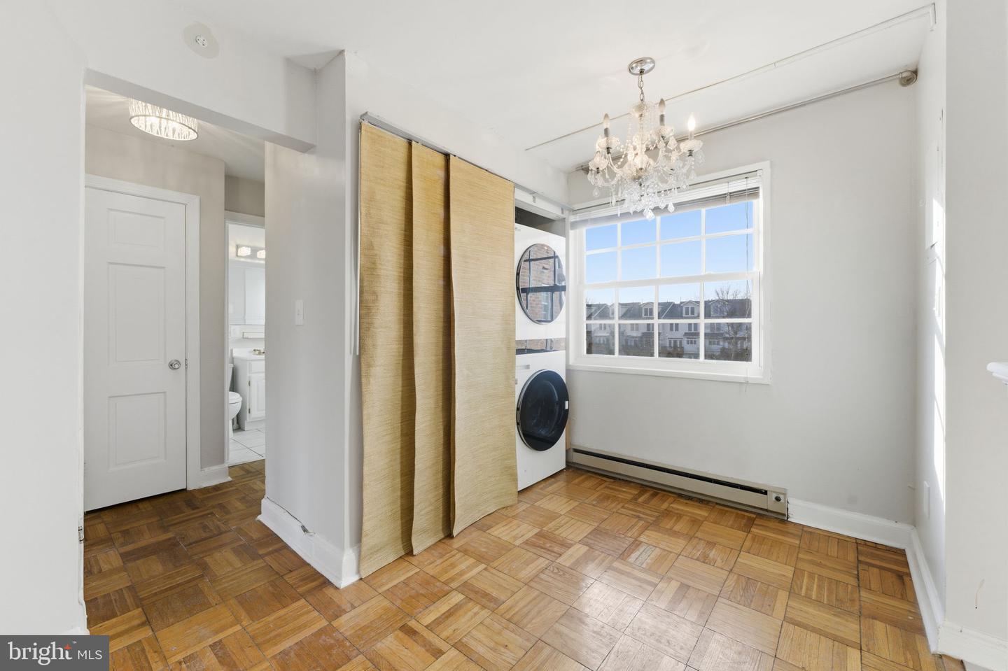 1718 W ABINGDON DR #301, ALEXANDRIA, Virginia 22314, 1 Bedroom Bedrooms, ,1 BathroomBathrooms,Residential,For sale,1718 W ABINGDON DR #301,VAAX2053440 MLS # VAAX2053440