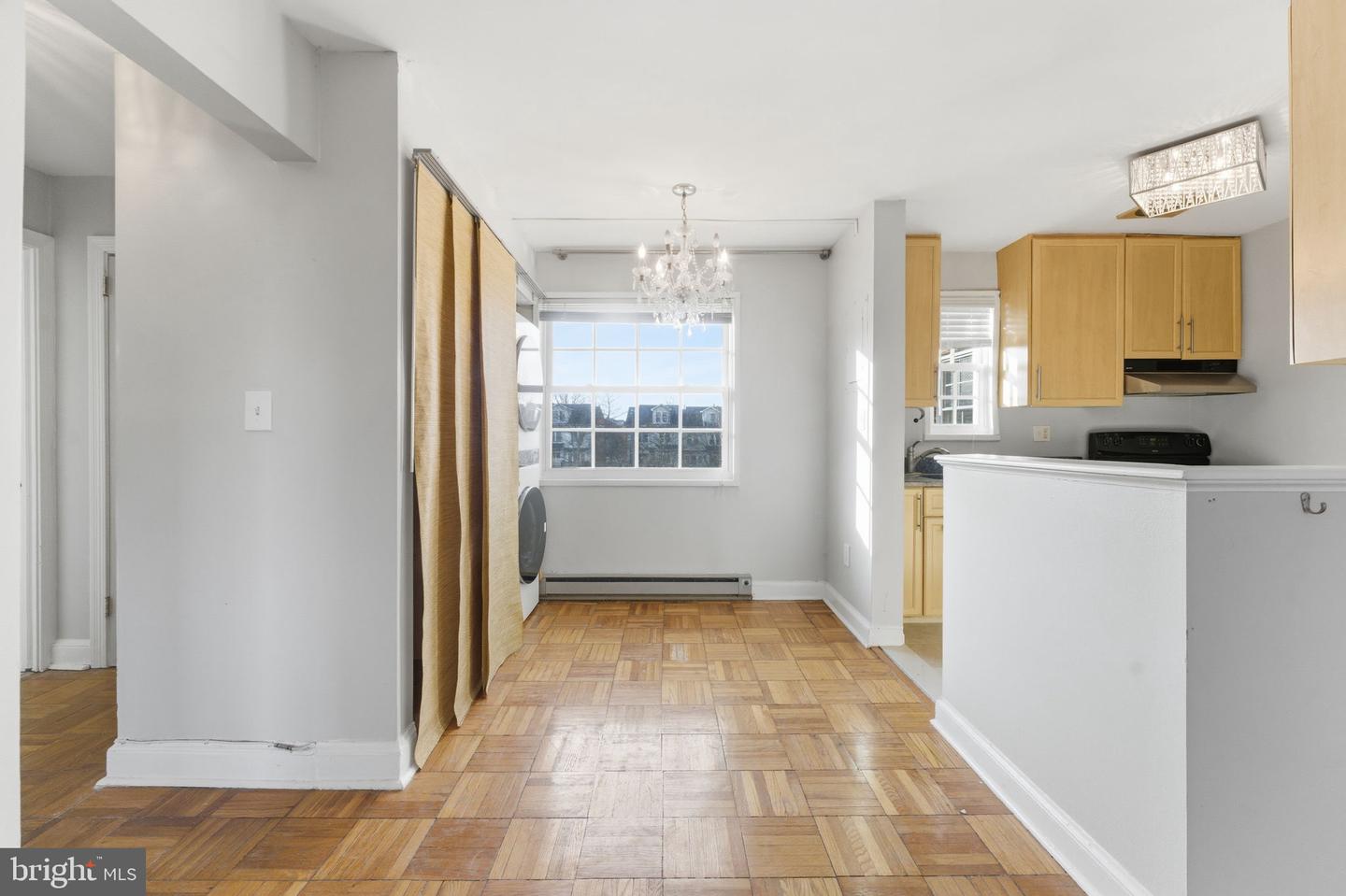 1718 W ABINGDON DR #301, ALEXANDRIA, Virginia 22314, 1 Bedroom Bedrooms, ,1 BathroomBathrooms,Residential,For sale,1718 W ABINGDON DR #301,VAAX2053440 MLS # VAAX2053440