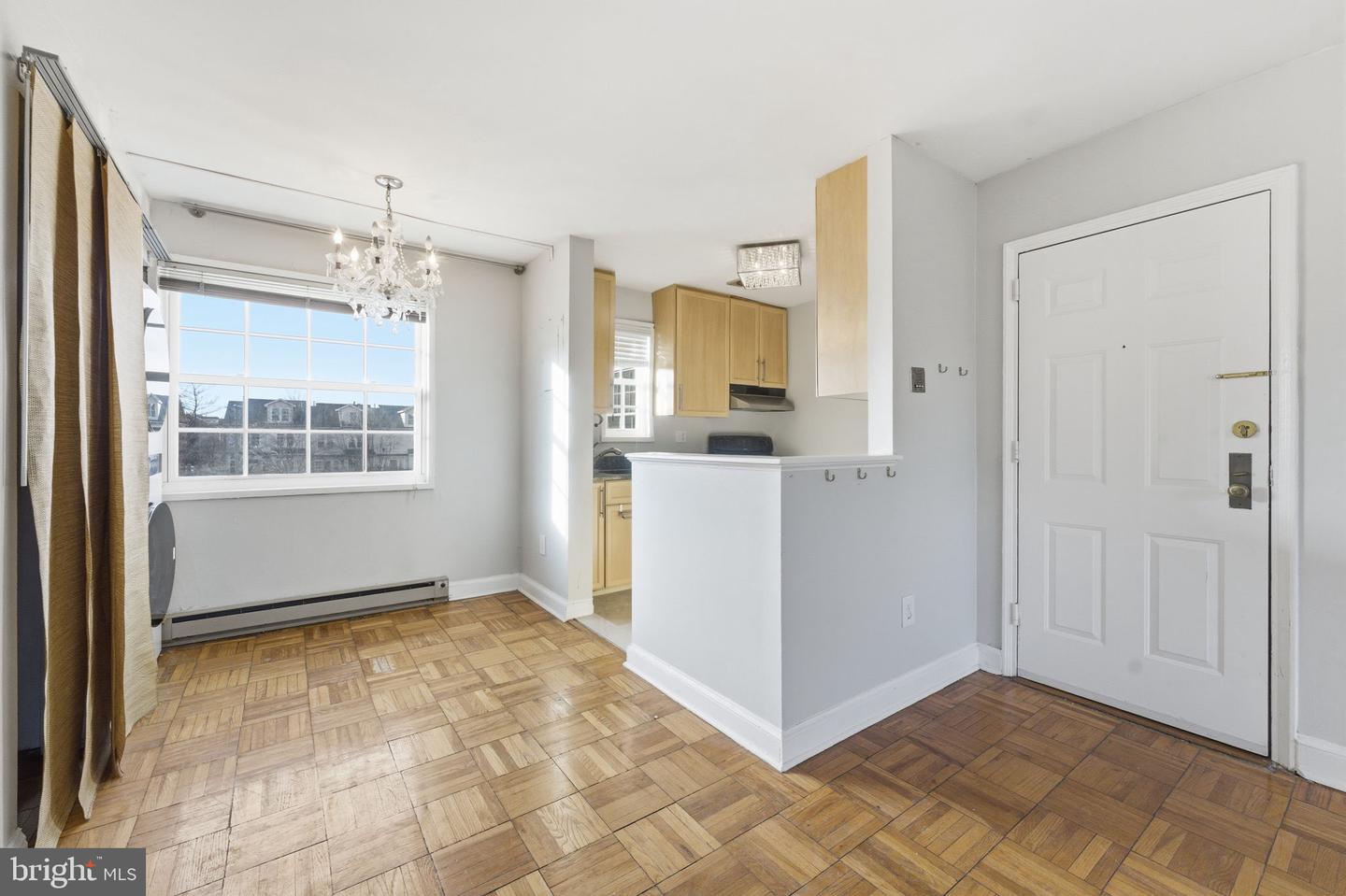 1718 W ABINGDON DR #301, ALEXANDRIA, Virginia 22314, 1 Bedroom Bedrooms, ,1 BathroomBathrooms,Residential,For sale,1718 W ABINGDON DR #301,VAAX2053440 MLS # VAAX2053440