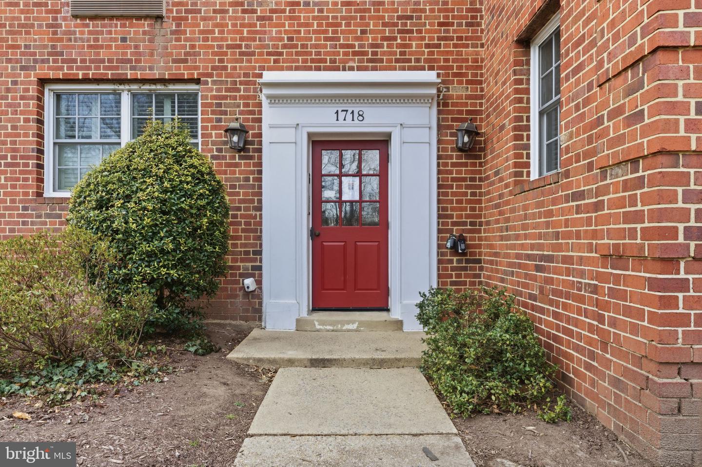 1718 W ABINGDON DR #301, ALEXANDRIA, Virginia 22314, 1 Bedroom Bedrooms, ,1 BathroomBathrooms,Residential,For sale,1718 W ABINGDON DR #301,VAAX2053440 MLS # VAAX2053440