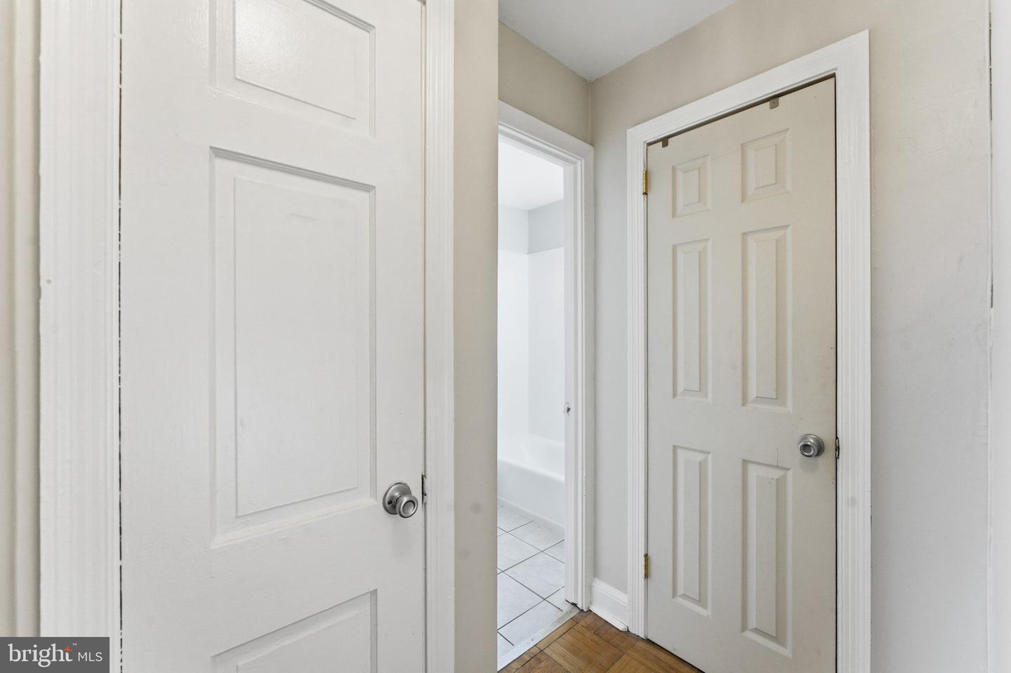 1718 W ABINGDON DR #301, ALEXANDRIA, Virginia 22314, 1 Bedroom Bedrooms, ,1 BathroomBathrooms,Residential,For sale,1718 W ABINGDON DR #301,VAAX2053440 MLS # VAAX2053440