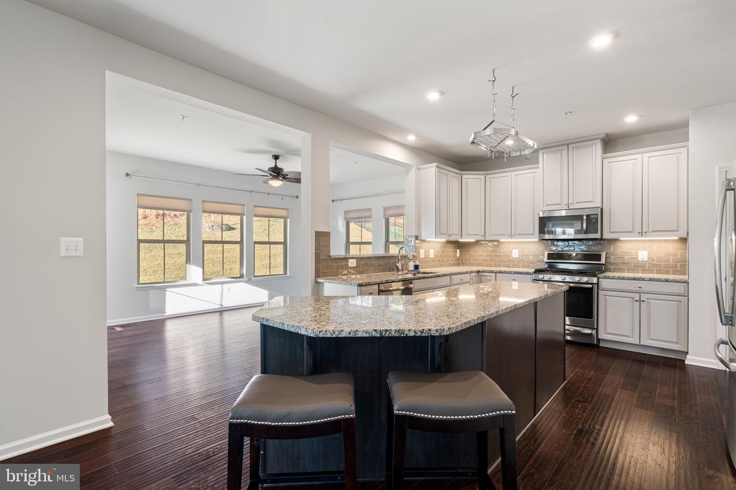 2044 SCARLET PINE RD, DUMFRIES, Virginia 22026, 4 Bedrooms Bedrooms, 18 Rooms Rooms,3 BathroomsBathrooms,Residential,For sale,2044 SCARLET PINE RD,VAPW2111076 MLS # VAPW2111076